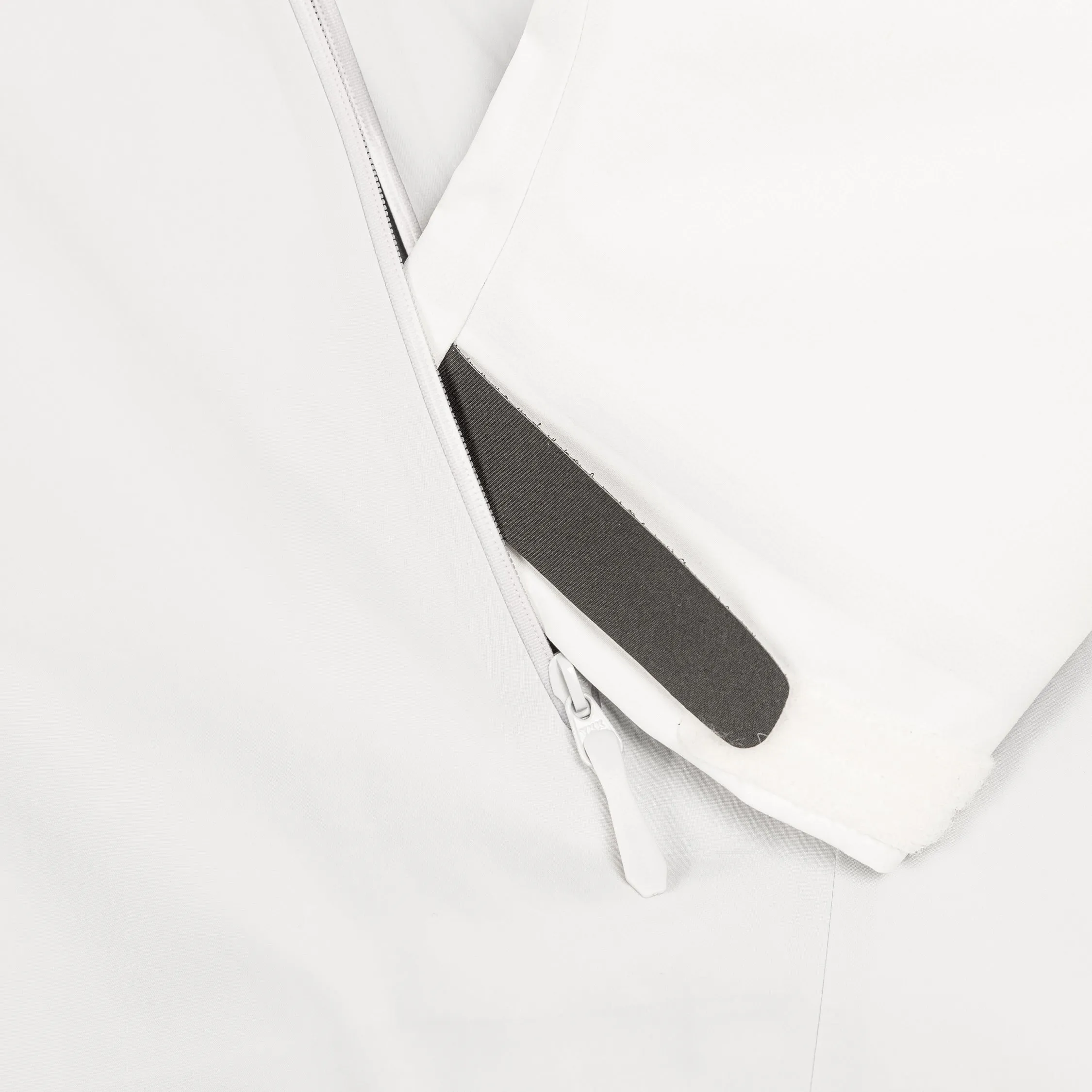 Arcteryx Wmns Beta AR Jacket sold by Asphalt Gold product image thumbnail 4