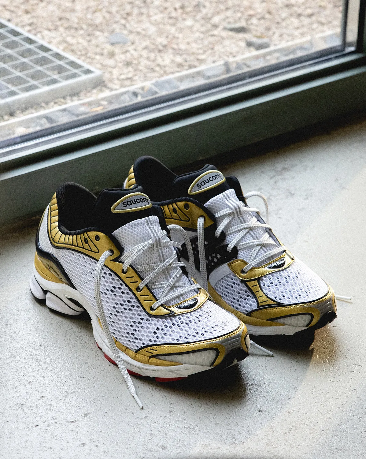 Saucony Pro Grid Paramount sold by Asphalt Gold product image thumbnail 2