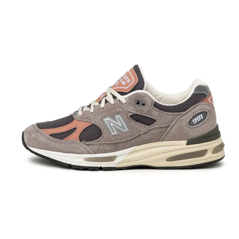 New Balance 991 v2 *Made in England* sold by Asphalt Gold