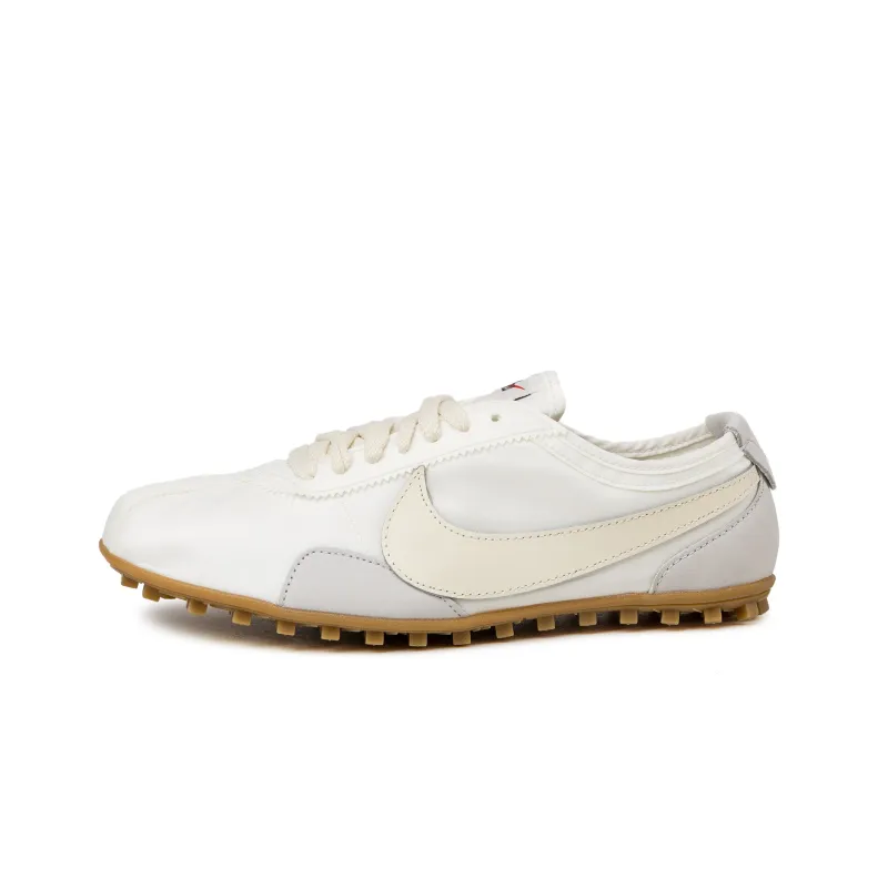 Nike Wmns Moon Shoe OG made by Nike
