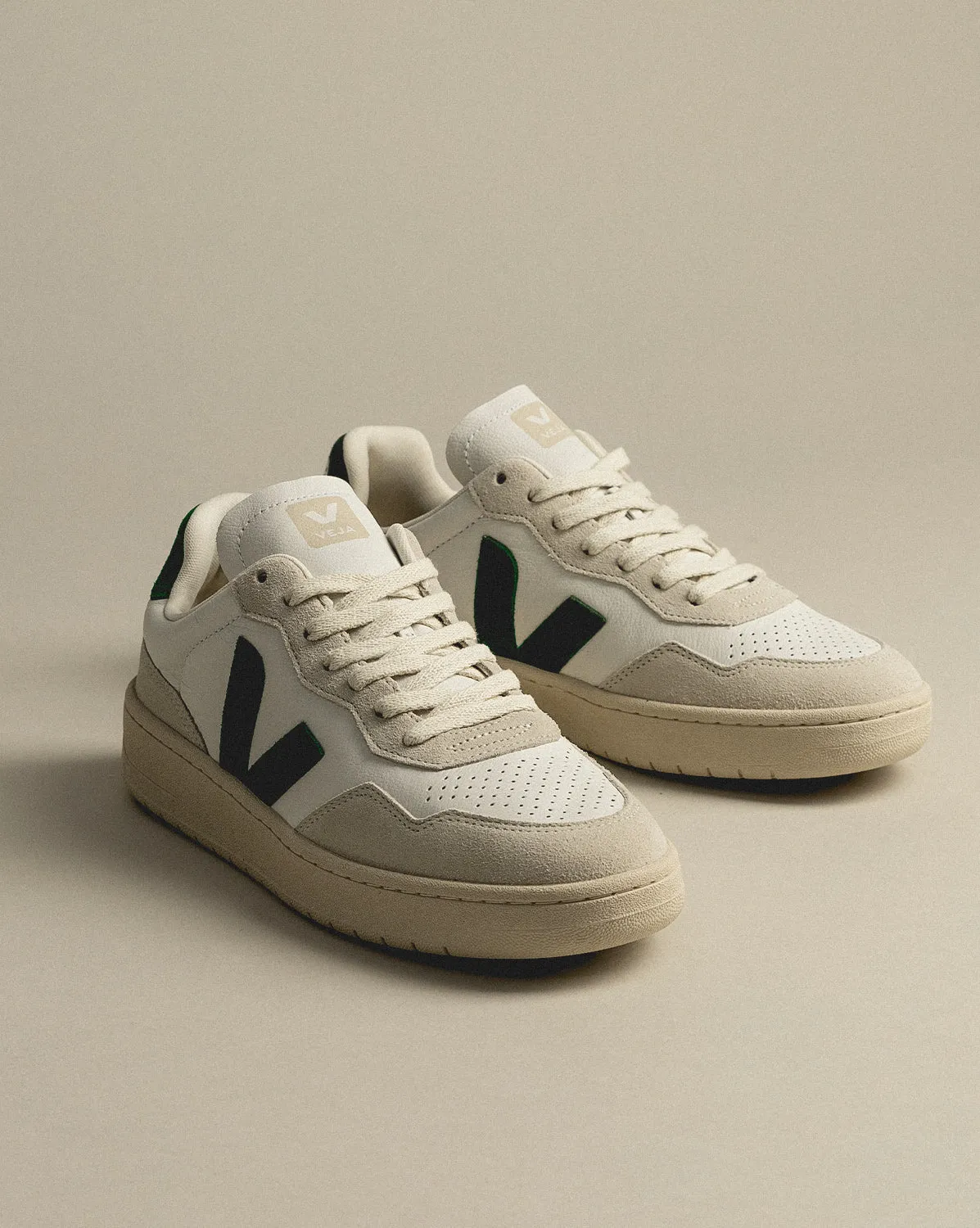 Veja V-90 O.T. W sold by Asphalt Gold product image thumbnail 4