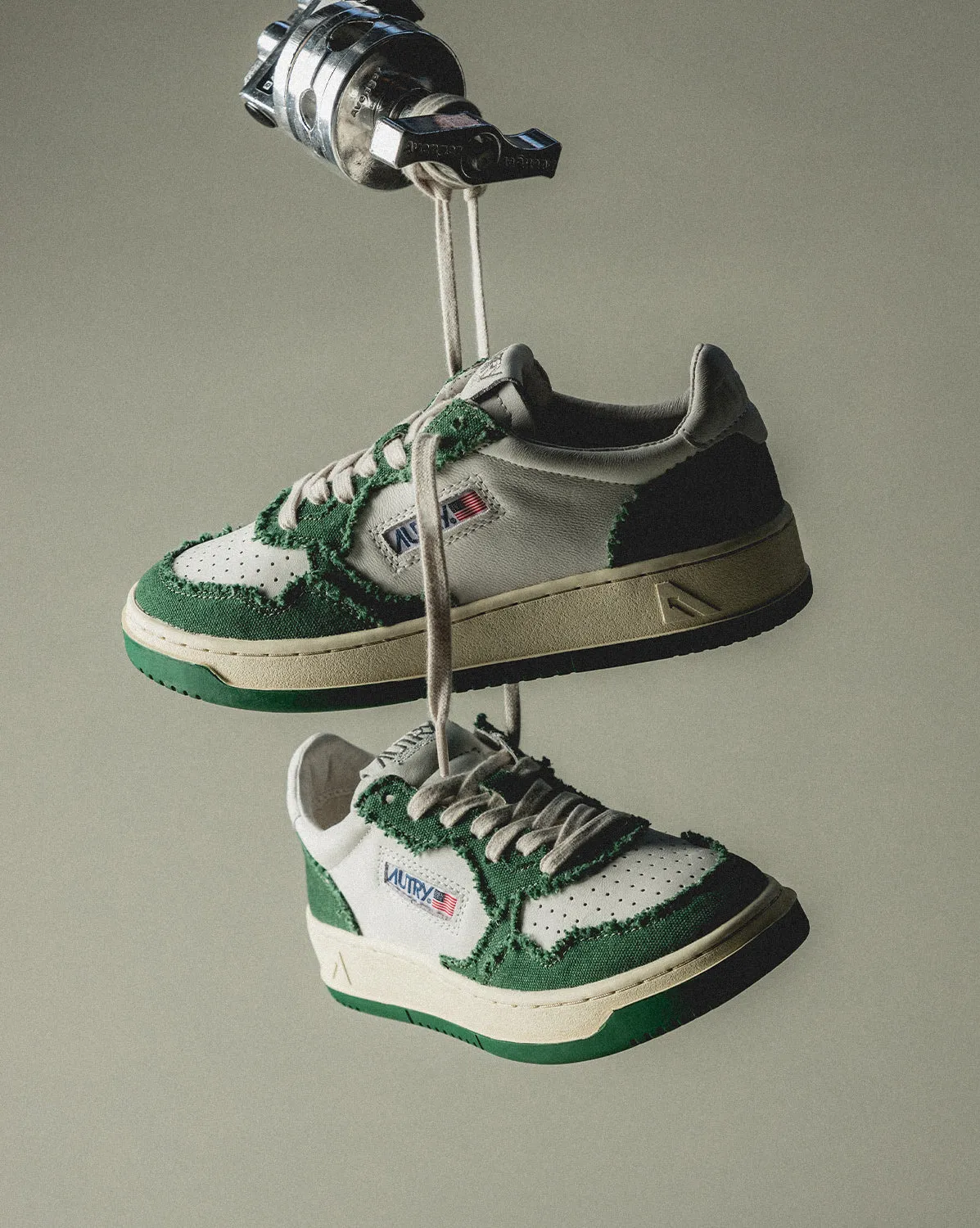 Autry Medalist W *Goat / Canvas* sold by Asphalt Gold product image thumbnail 4