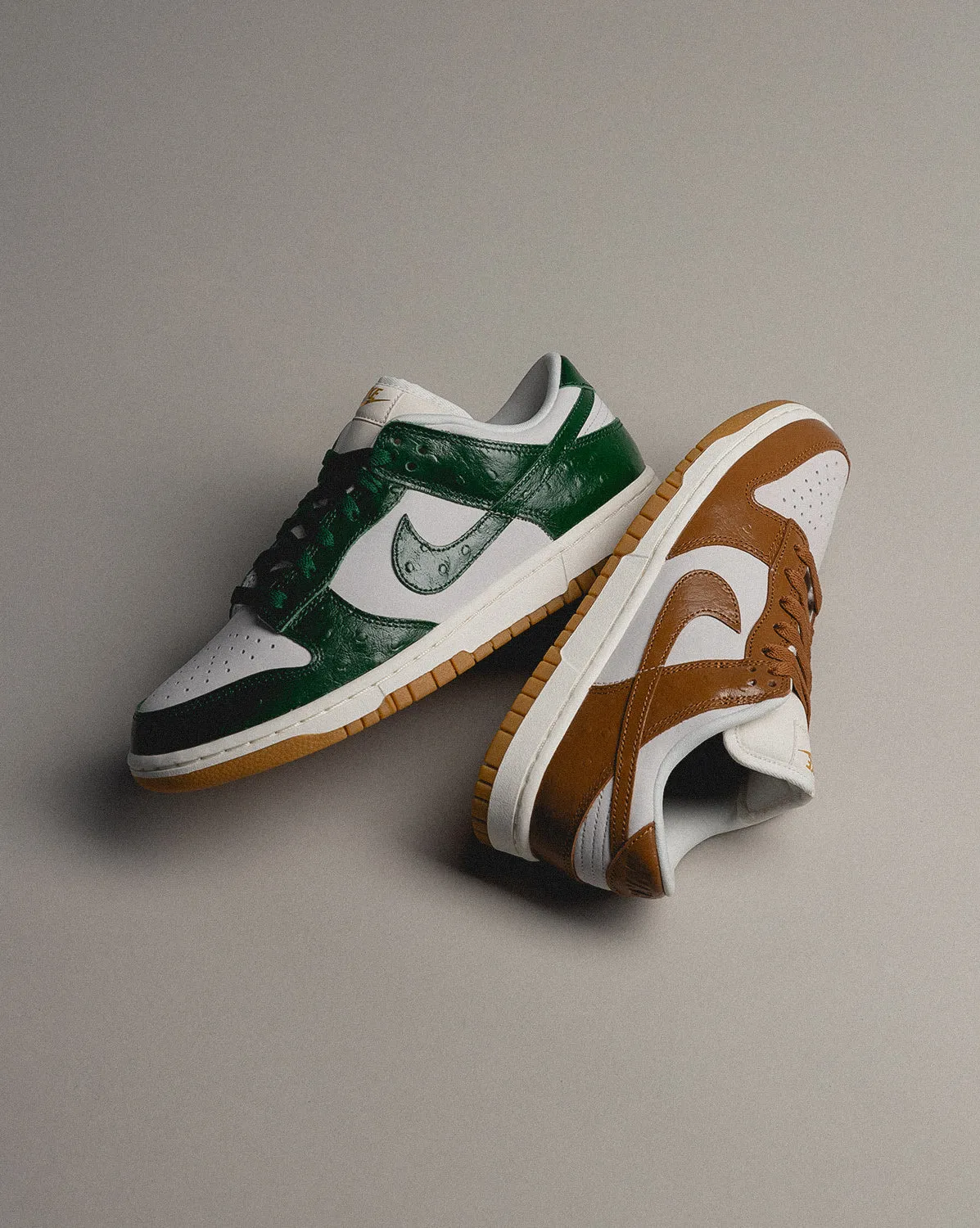 Nike Wmns Dunk Low LX *Ostrich* sold by Asphalt Gold product image thumbnail 4