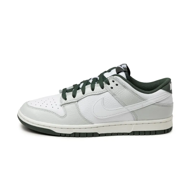 Nike Dunk Low Retro SE sold by Asphalt Gold