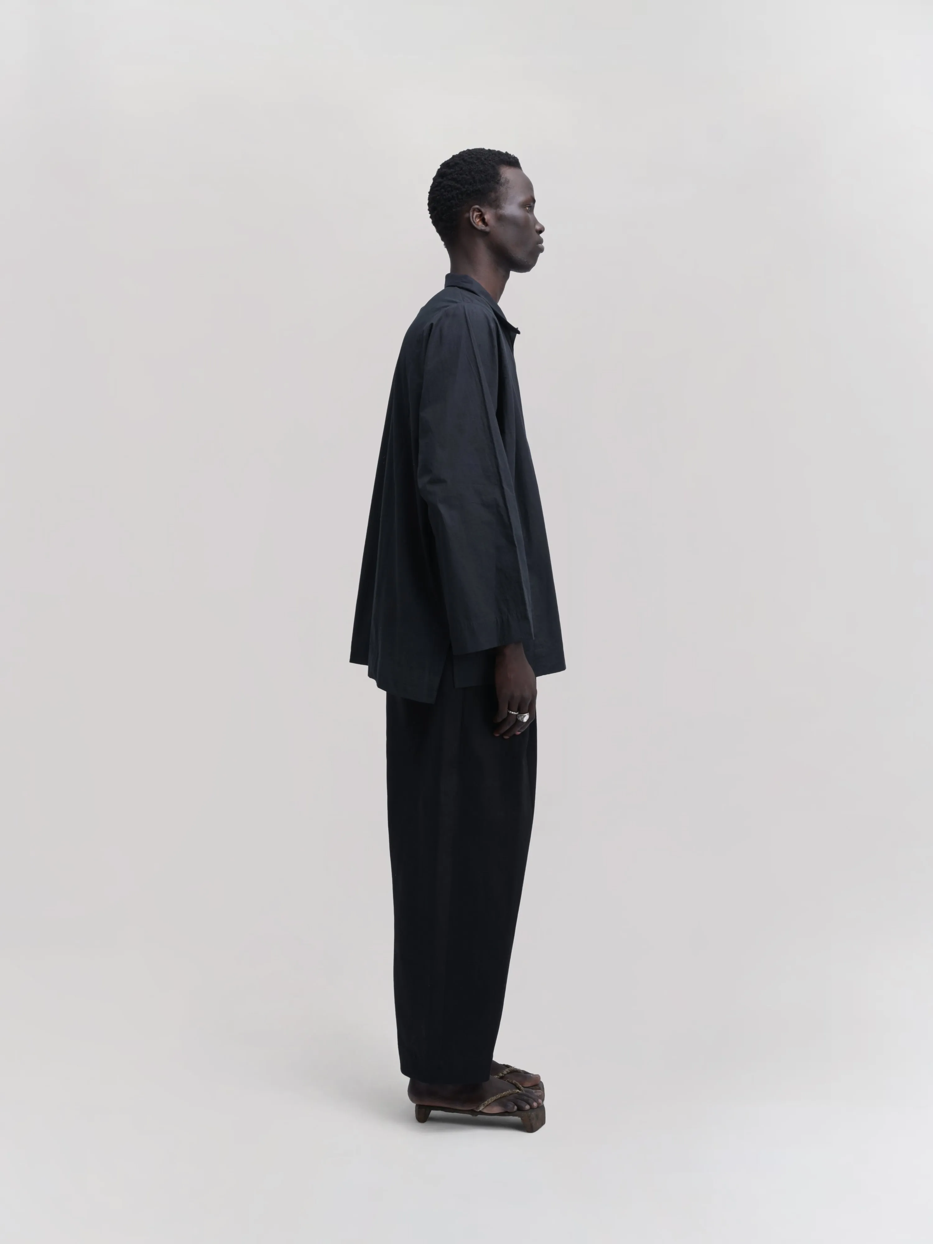 Farmer Shirt – Organic Cotton Poplin – Charcoal Black sold by Gathering product image thumbnail 4