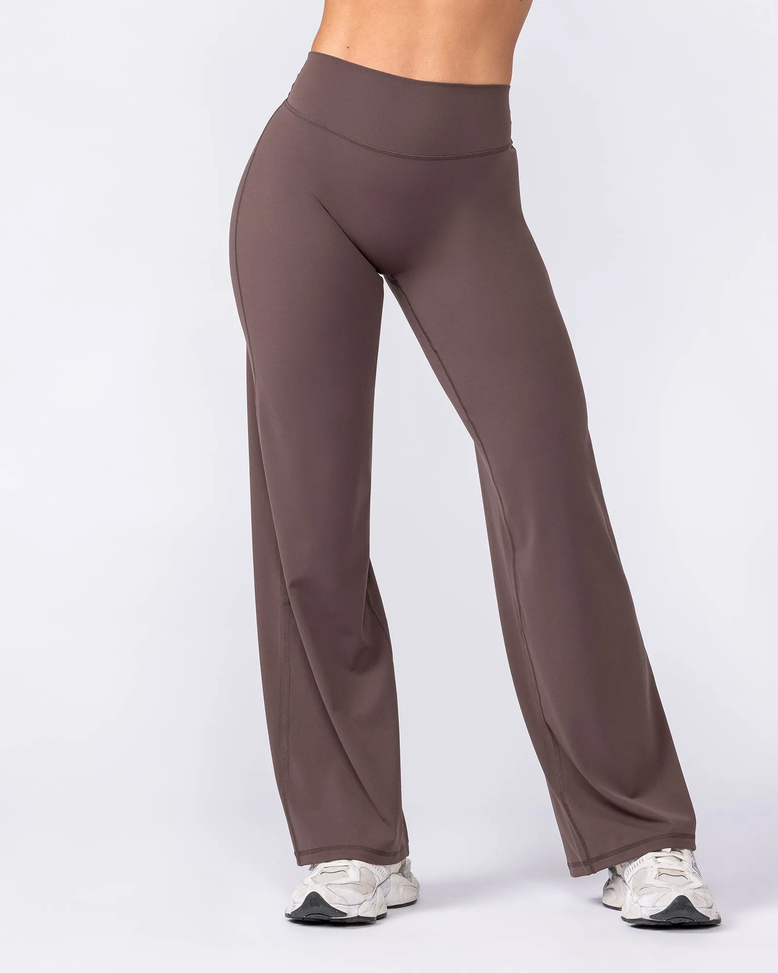 Aura Straight Leg Leggings Short - Cola sold by Muscle Nation product image thumbnail 4