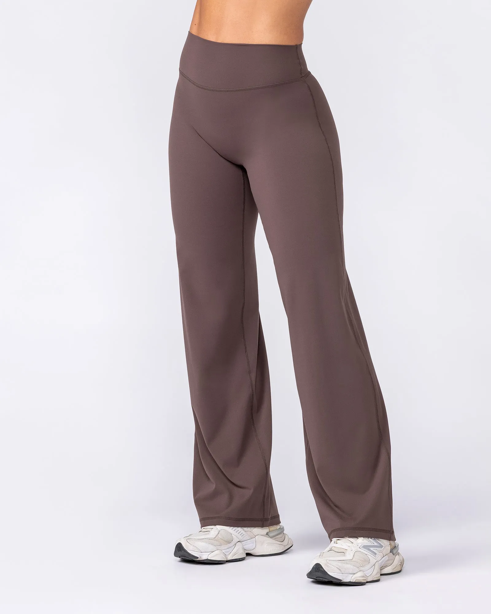 Aura Straight Leg Leggings Short - Cola sold by Muscle Nation product image thumbnail 3