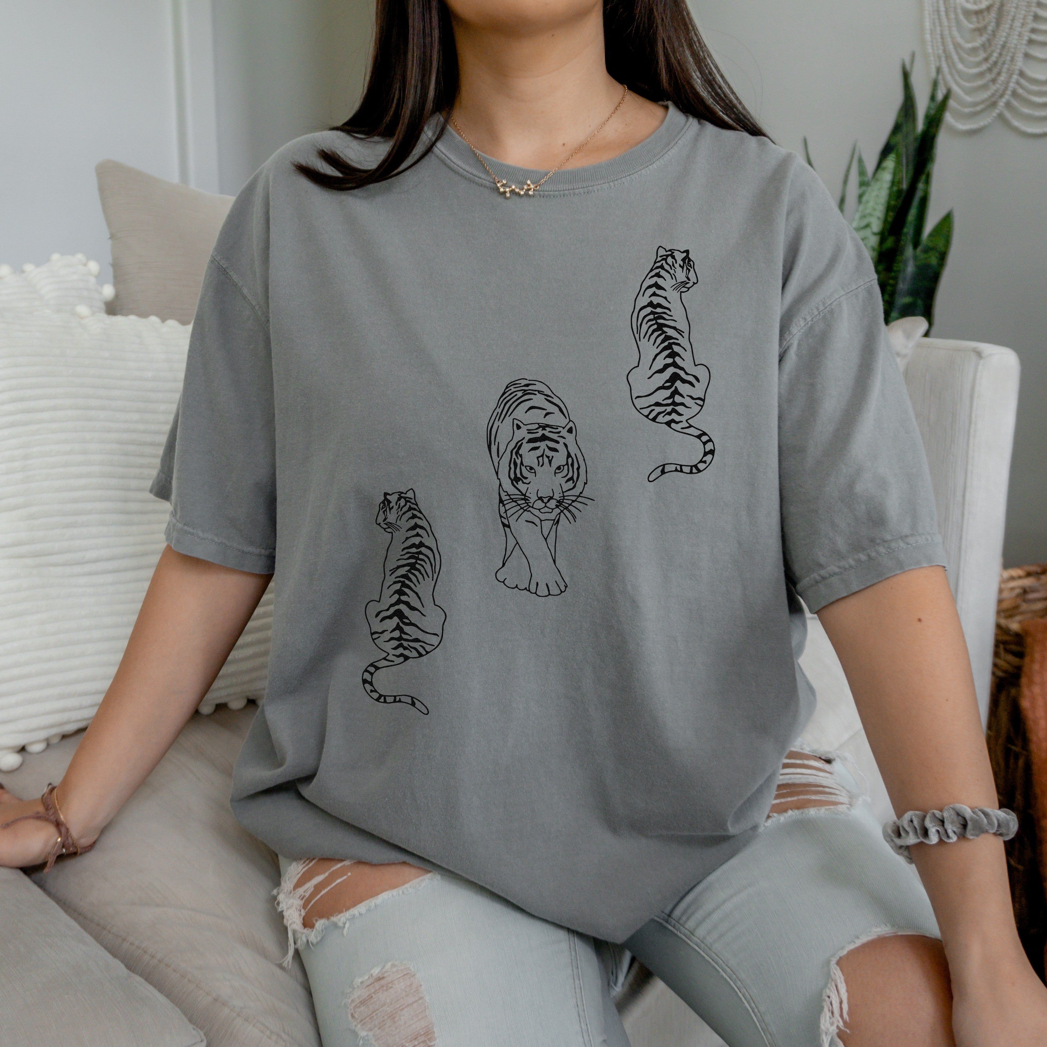 Tiger Graphic Tee Shirt (Wholesale) sold by Ally and Rae product image thumbnail 2