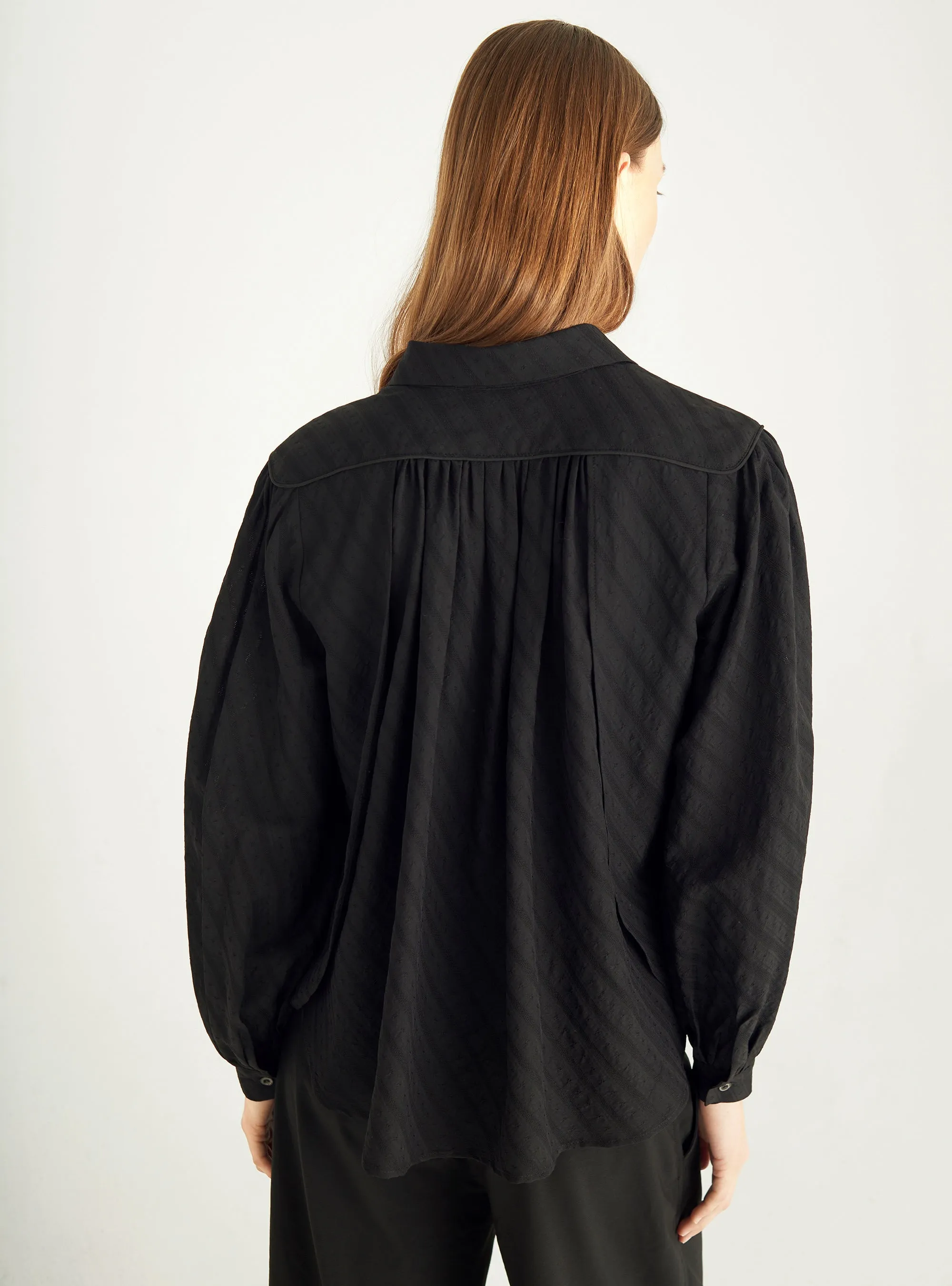 Blouse romantique en laine et soie sold by Cotelac product image thumbnail 4