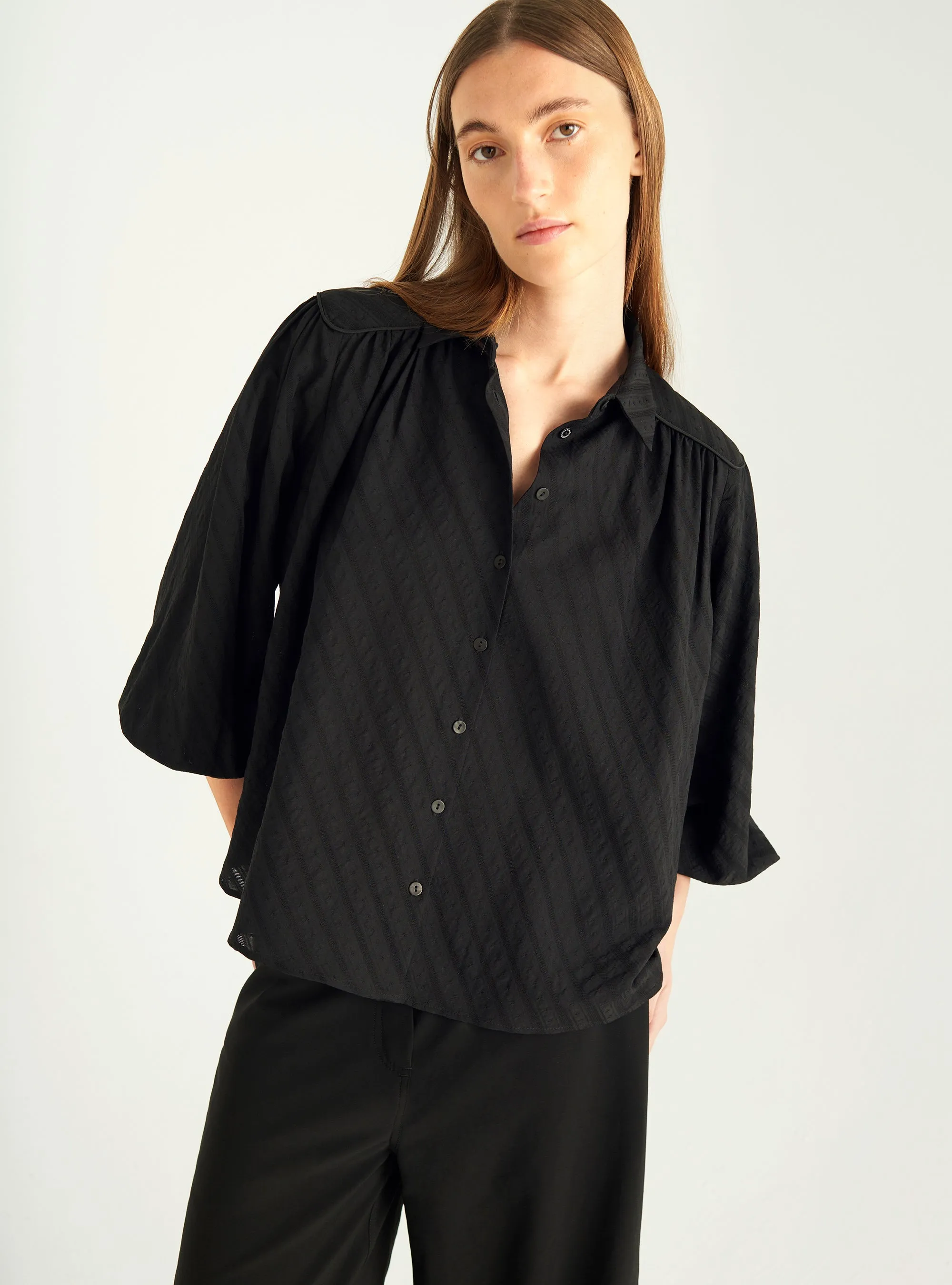 Blouse romantique en laine et soie sold by Cotelac product image thumbnail 2