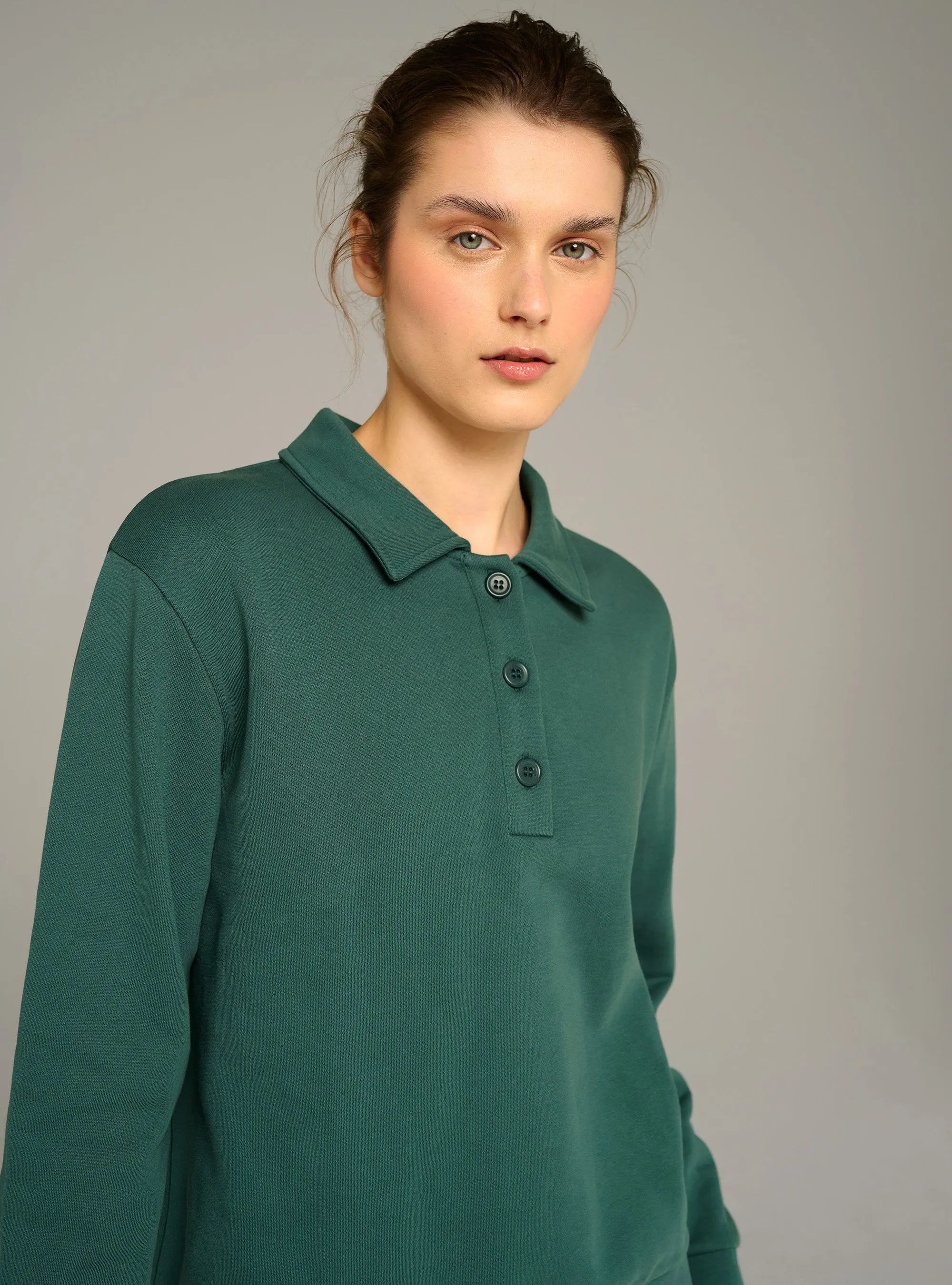 Sweat oversize col polo en coton biologique sold by Cotelac product image thumbnail 3