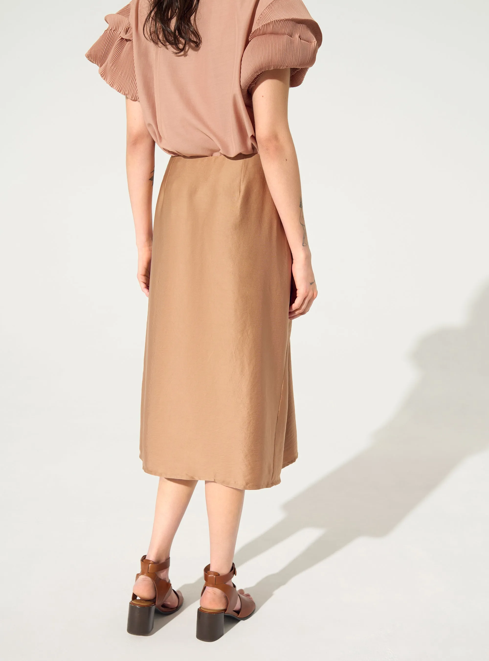Jupe en satin rose sold by Cotelac product image thumbnail 4