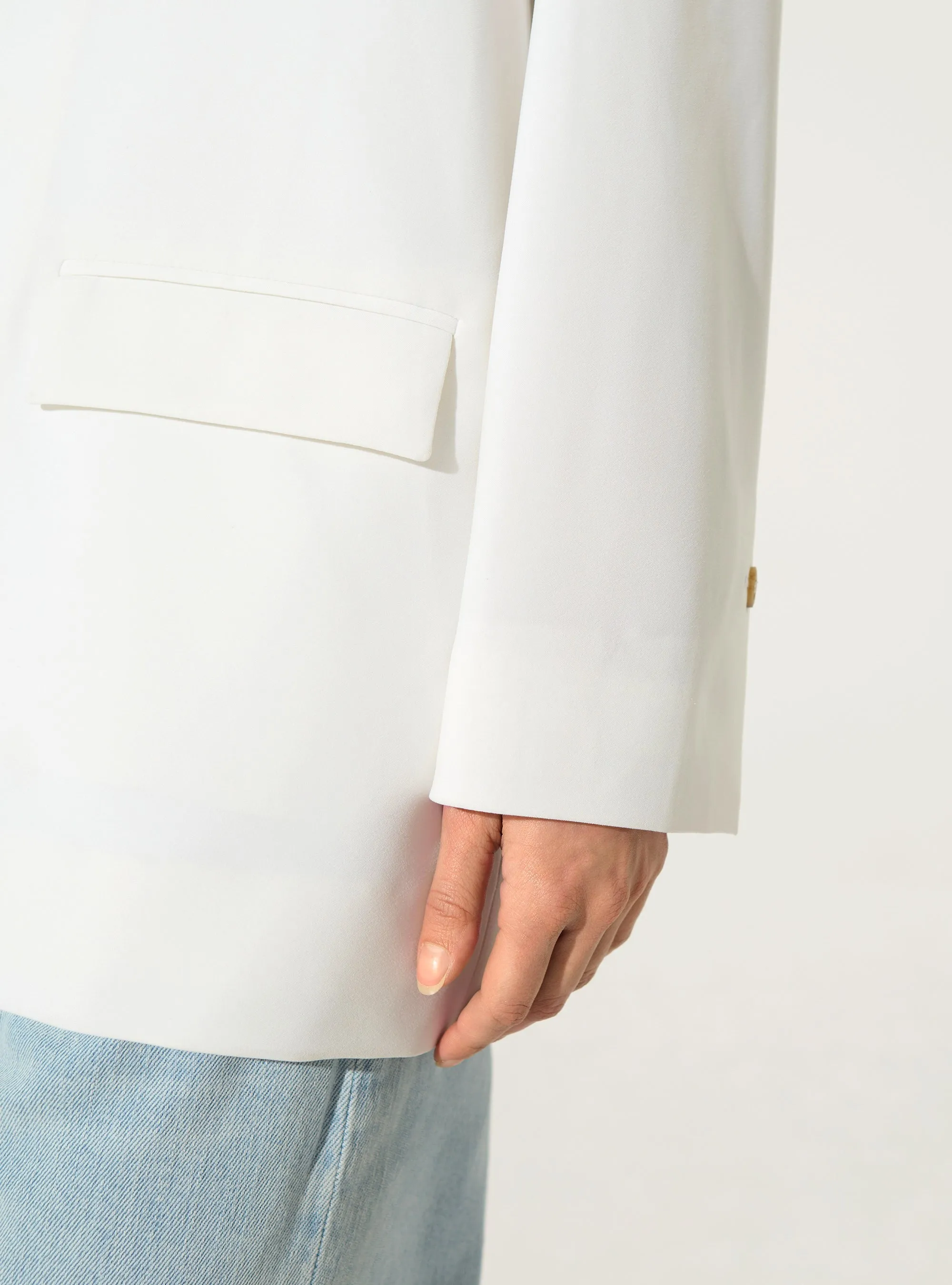 Veste tailleur oversize blanche sold by Cotelac product image thumbnail 5