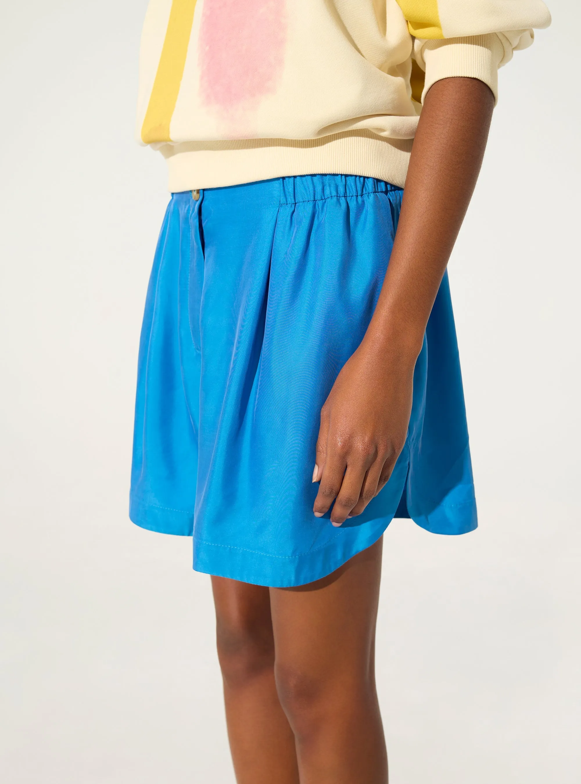 Short en cupro bleu sold by Cotelac product image thumbnail 3