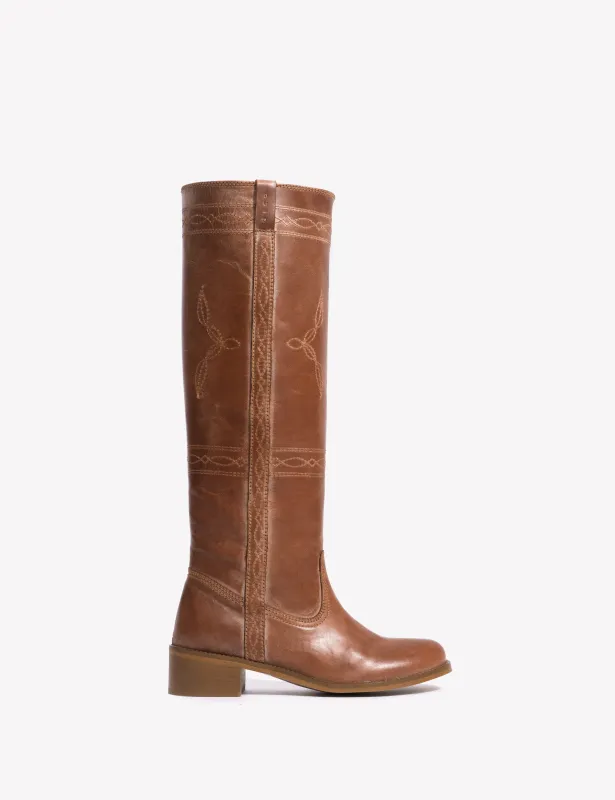 Ann Gaucho Boot With Western Stitchings In Cognac Escovado Leather sold by DICO Copenhangen