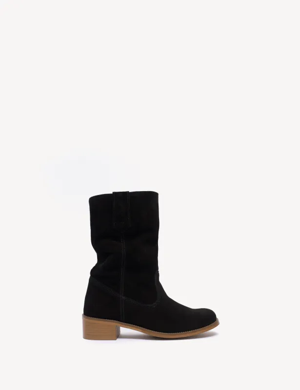 Julia Gaucho Boot In Black Calf Suede sold by DICO Copenhangen