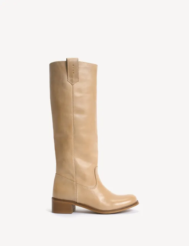Ann Gaucho Boot In Light Tan Escovado Leather sold by DICO Copenhangen