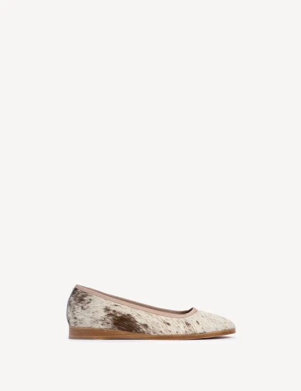 Mari Flats In Brown Shades Cow Fur made by DICO Copenhangen