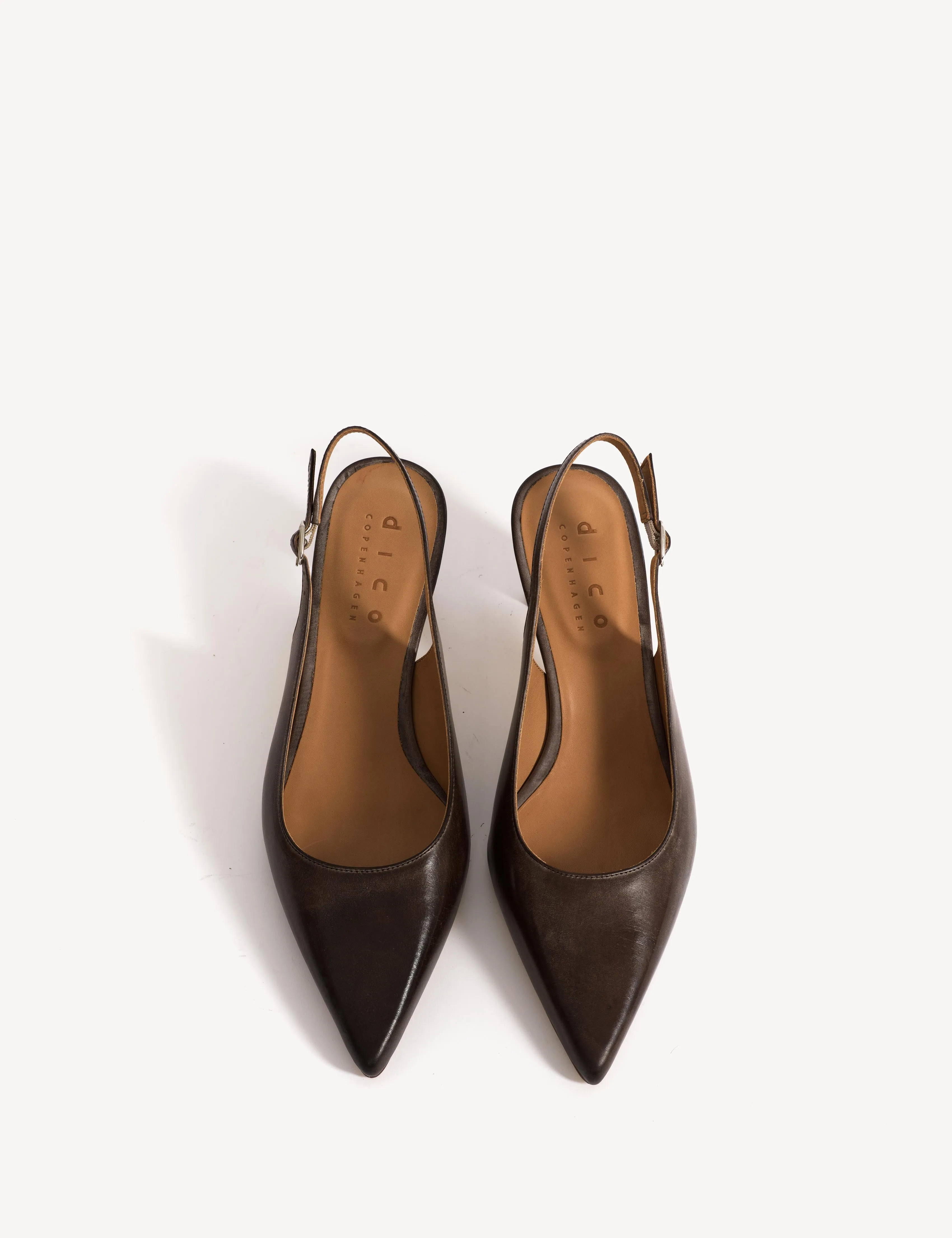 Liz Slingback Pump In Dark Brown Escovado Leather sold by DICO Copenhangen product image thumbnail 4