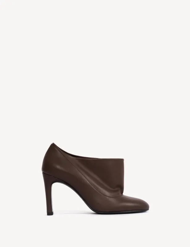 Lara Boots In Dark Brown Calfskin made by DICO Copenhangen