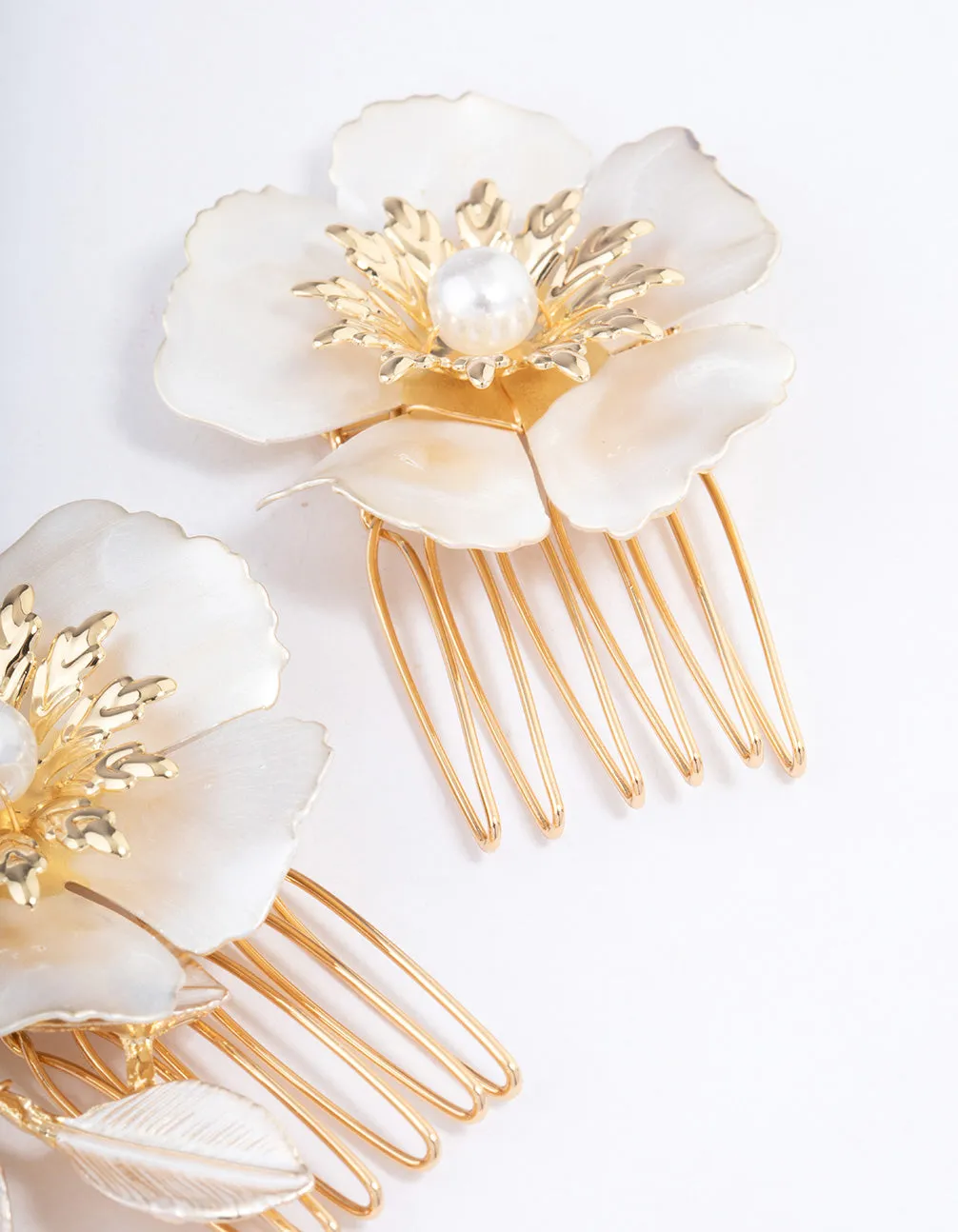 Gold Pearl Flower Comb Pack sold by lovisa product image thumbnail 3