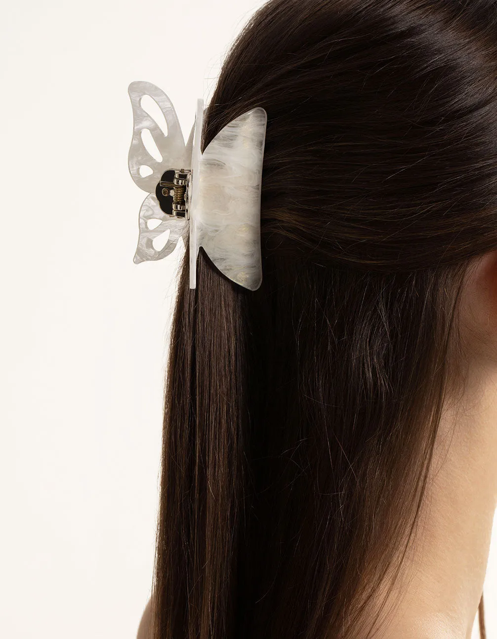 White Marble Butterfly Claw sold by lovisa product image thumbnail 2