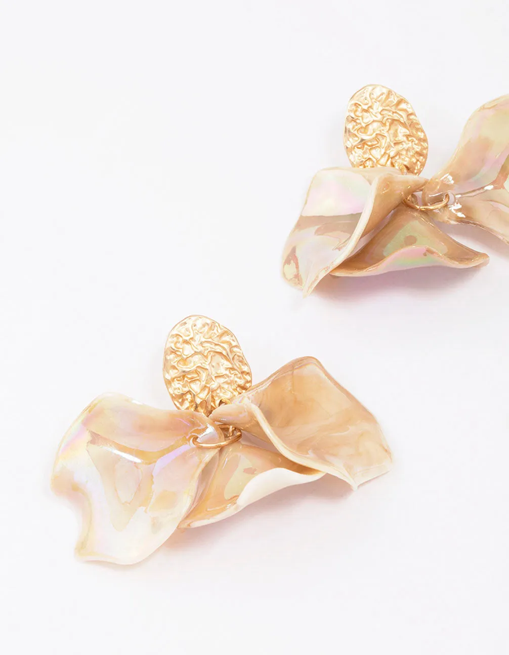 Gold Textured Petal Leaves Drop Earrings sold by lovisa product image thumbnail 4