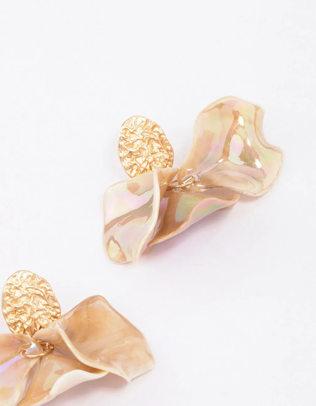 Gold Textured Petal Leaves Drop Earrings sold by lovisa product image thumbnail 3