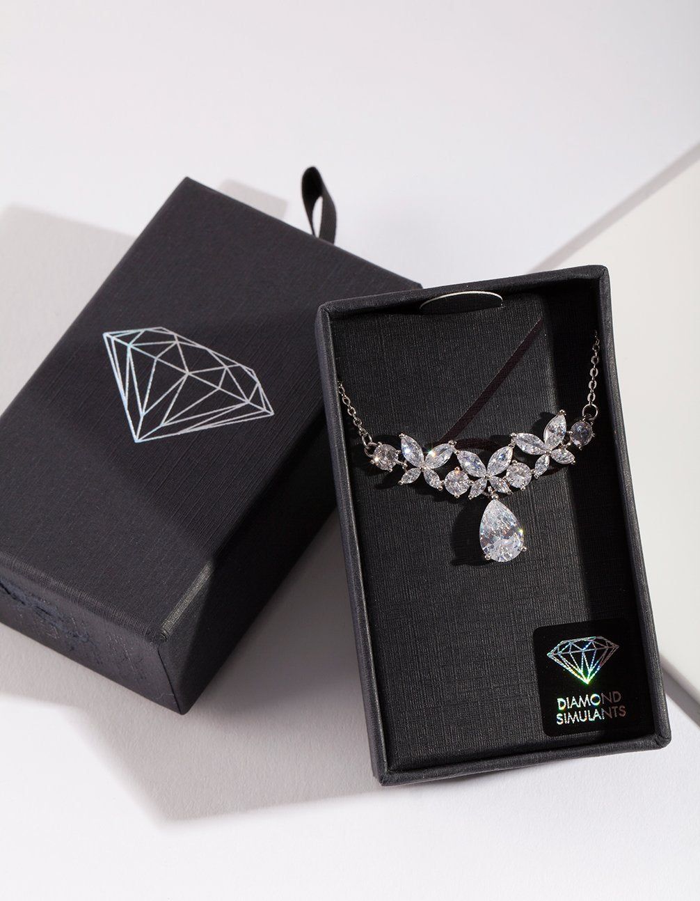 DS RH FLORAL TEARDRP DIA NL sold by lovisa