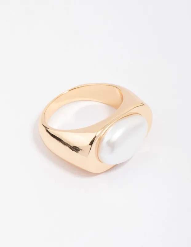 Gold Oval Pearl Signet Ring sold by lovisa
