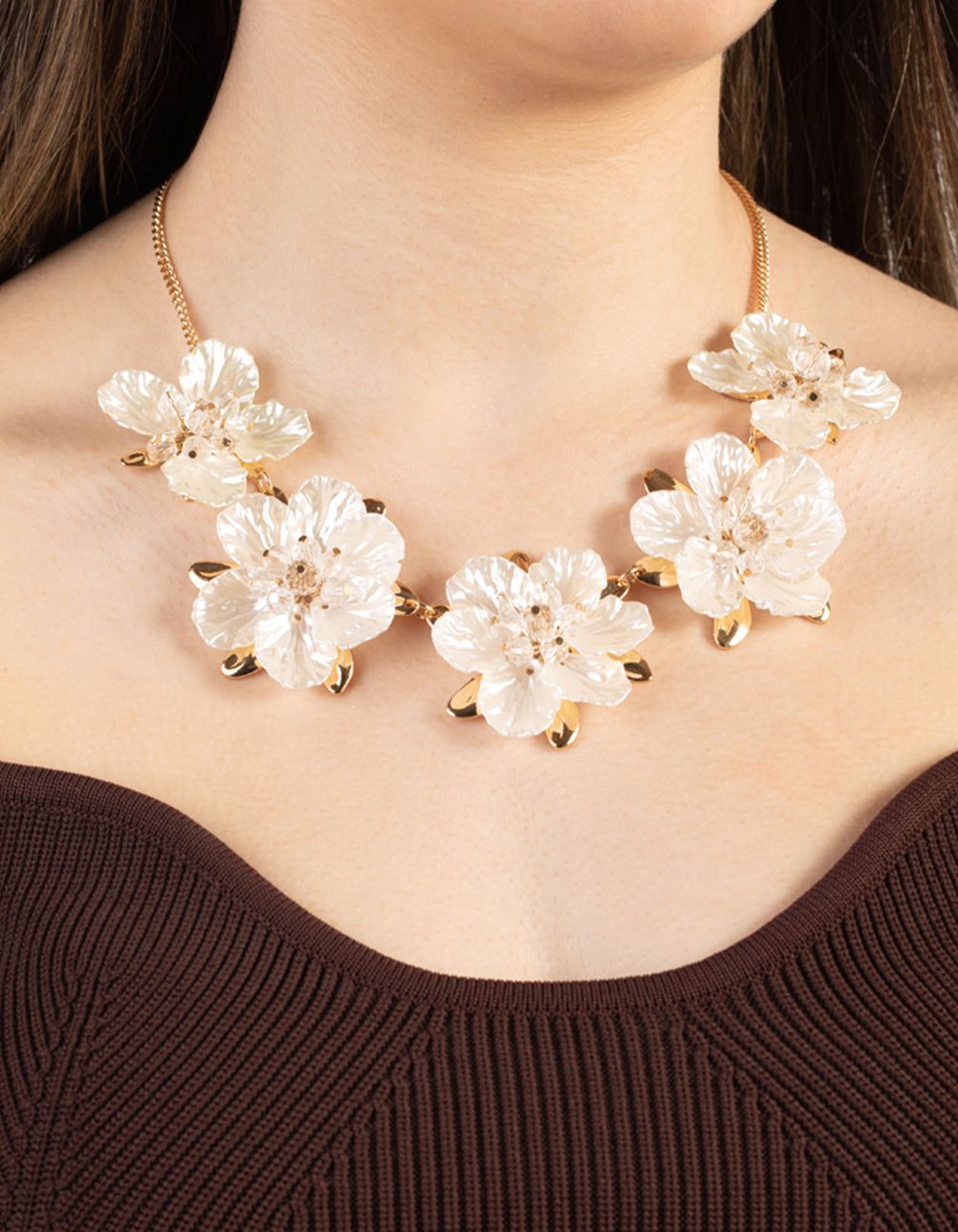 Gold Pearlised Flower Necklace sold by lovisa product image thumbnail 2