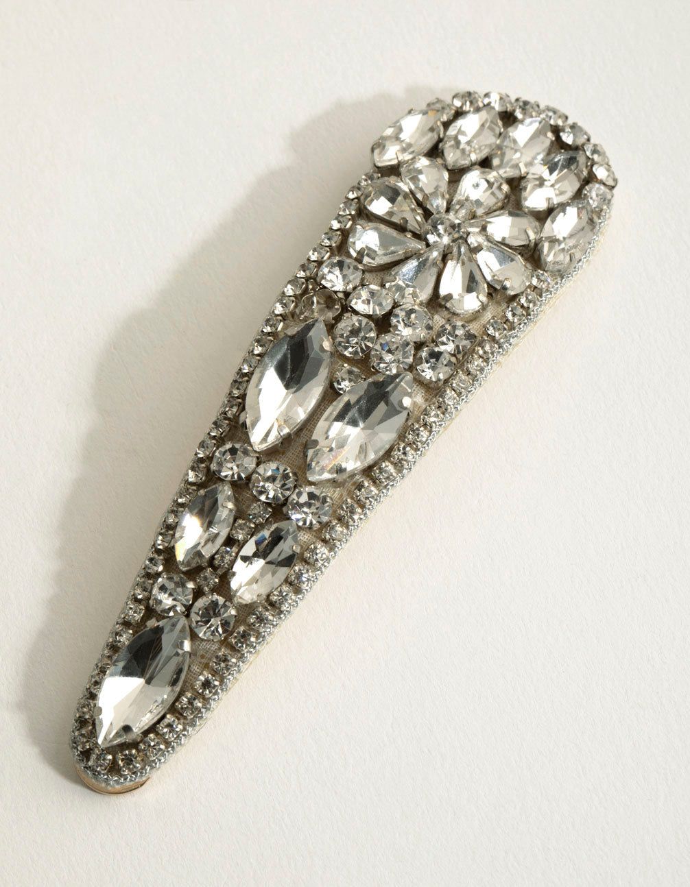 Crystal Detail Snap Clip sold by lovisa