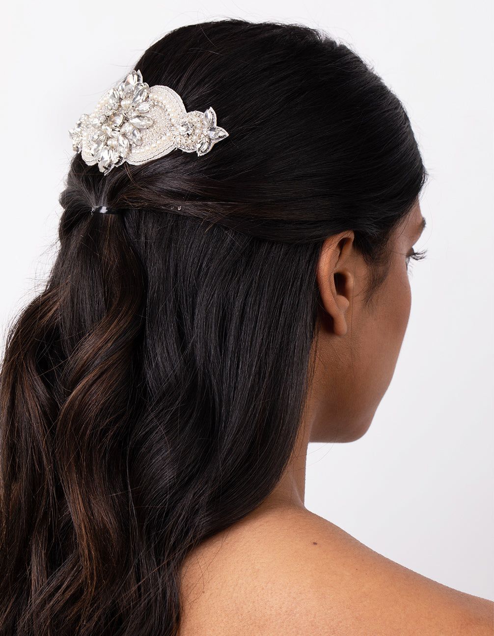 Statement Embossed Pearl Crystal Comb sold by lovisa product image thumbnail 5