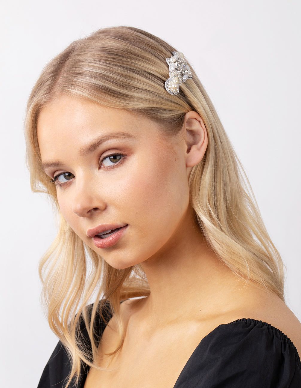 Mixed Pearl Detail Clip Pack sold by lovisa product image thumbnail 5