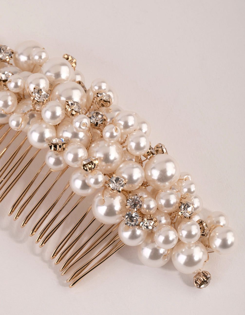 Pearl Cluster Statement Comb sold by lovisa product image thumbnail 2