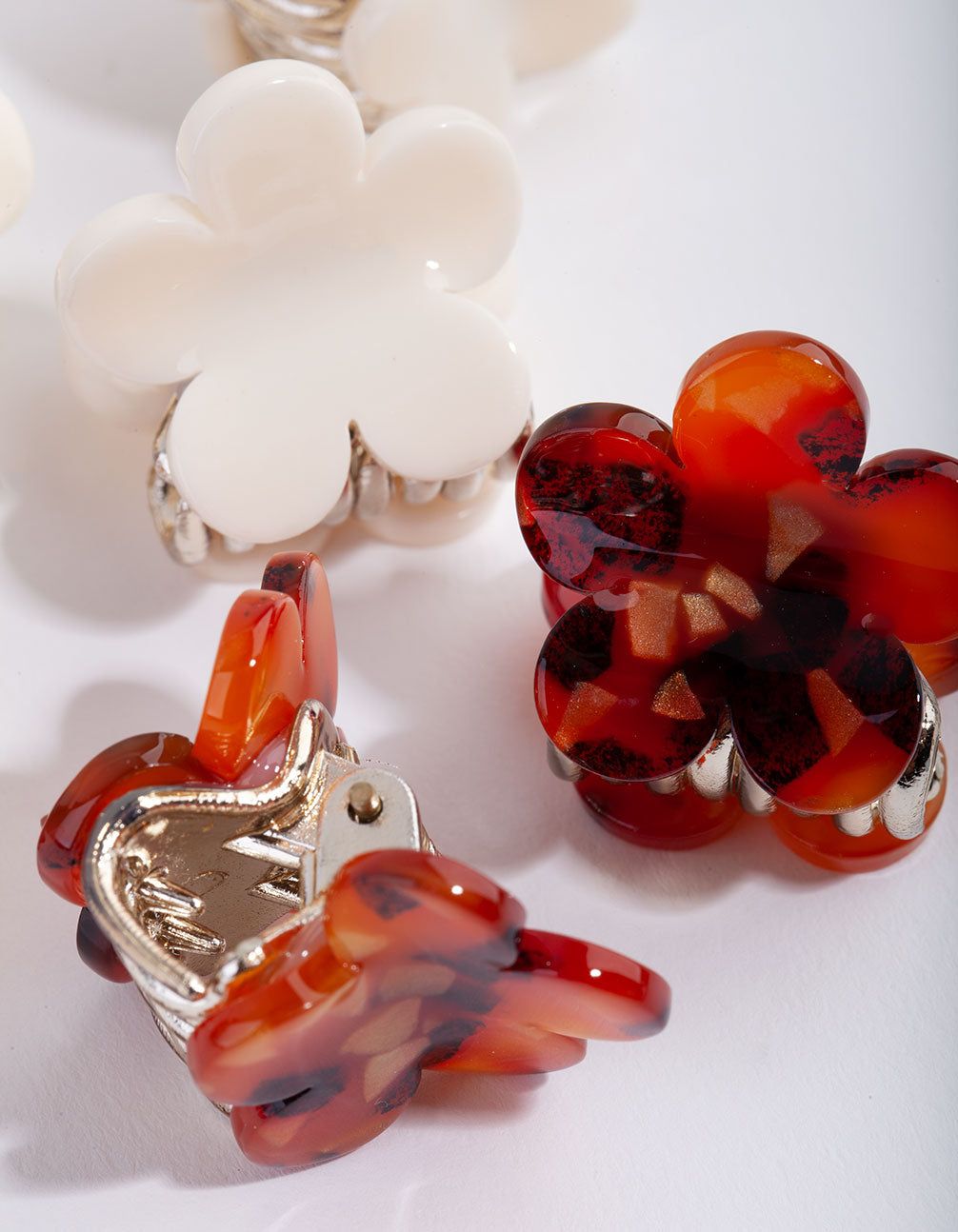 Plastic Flower Mini 6-Pack Claw sold by lovisa product image thumbnail 3