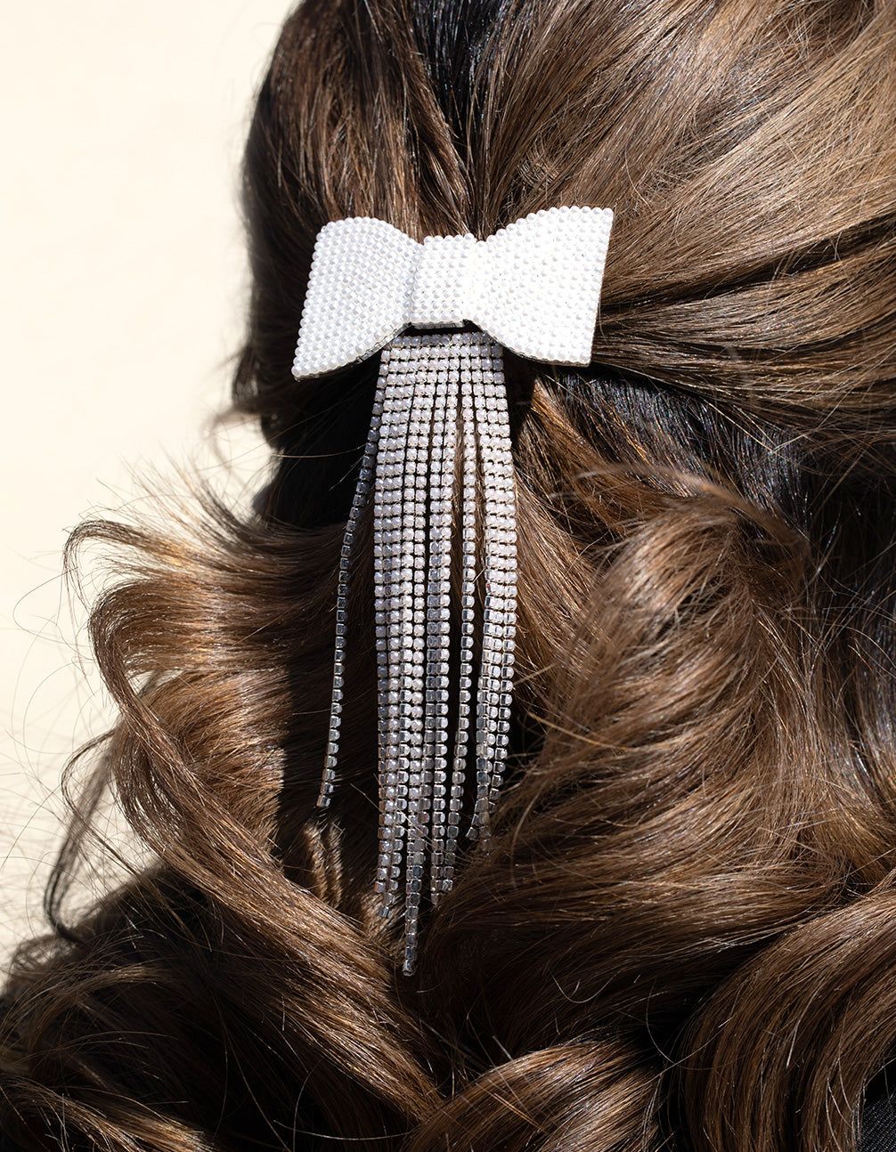 Pearl Bow Drape Clip sold by lovisa product image thumbnail 2
