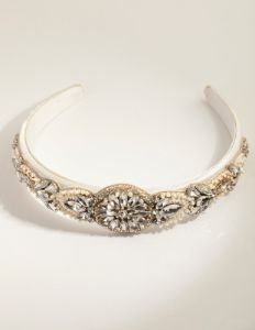 Mixed Pearl Detail Alice Band sold by lovisa