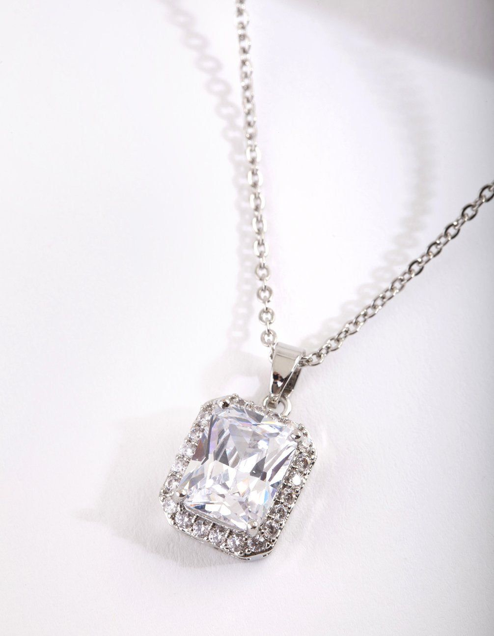 DS RH CZ EMERALD CUT DIA NL sold by lovisa