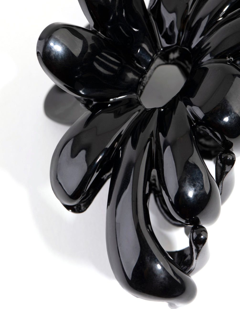 Black Plastic Flower Claw sold by lovisa product image thumbnail 3