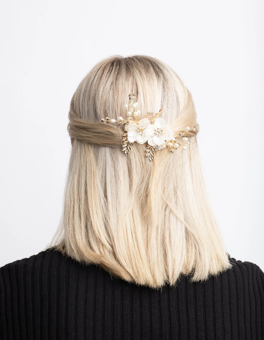 Gold Pearlised Flower Comb sold by lovisa product image thumbnail 2