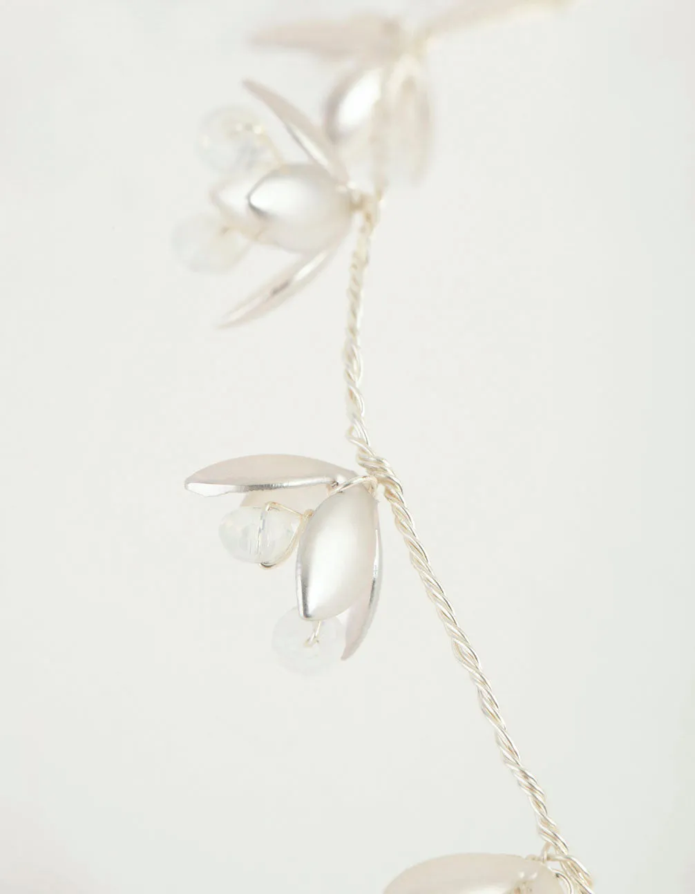 Mixed Flower Detail Dainty Halo sold by lovisa product image thumbnail 3