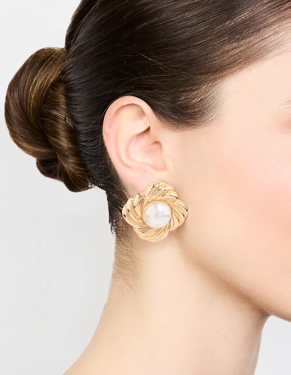 Gold Ribbed & Pearl Vintage Stud Earrings sold by lovisa product image thumbnail 2