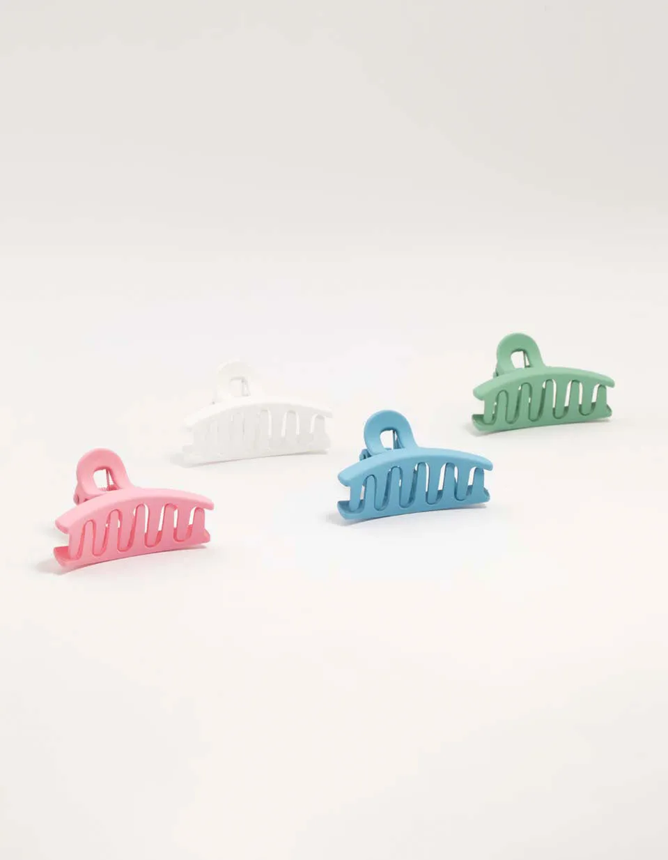 Multicoloured Small Loop Claw Clips 4-Pack sold by lovisa product image thumbnail 3