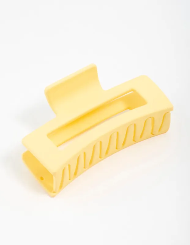 Yellow Small Claw Clip sold by lovisa