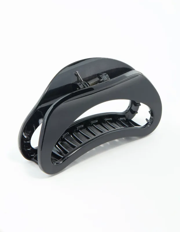 Black Triangle Claw Clip sold by lovisa