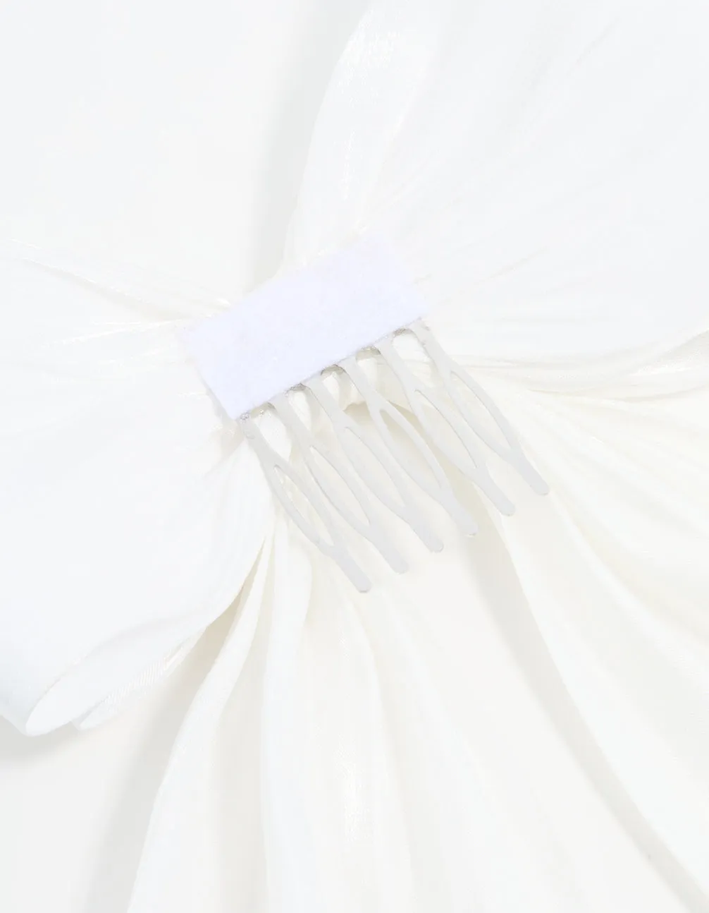 Cream Bow Layered Clip sold by lovisa product image thumbnail 3