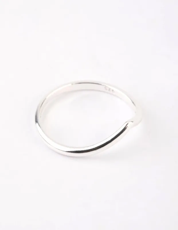 Sterling Silver Midi V Ring sold by lovisa