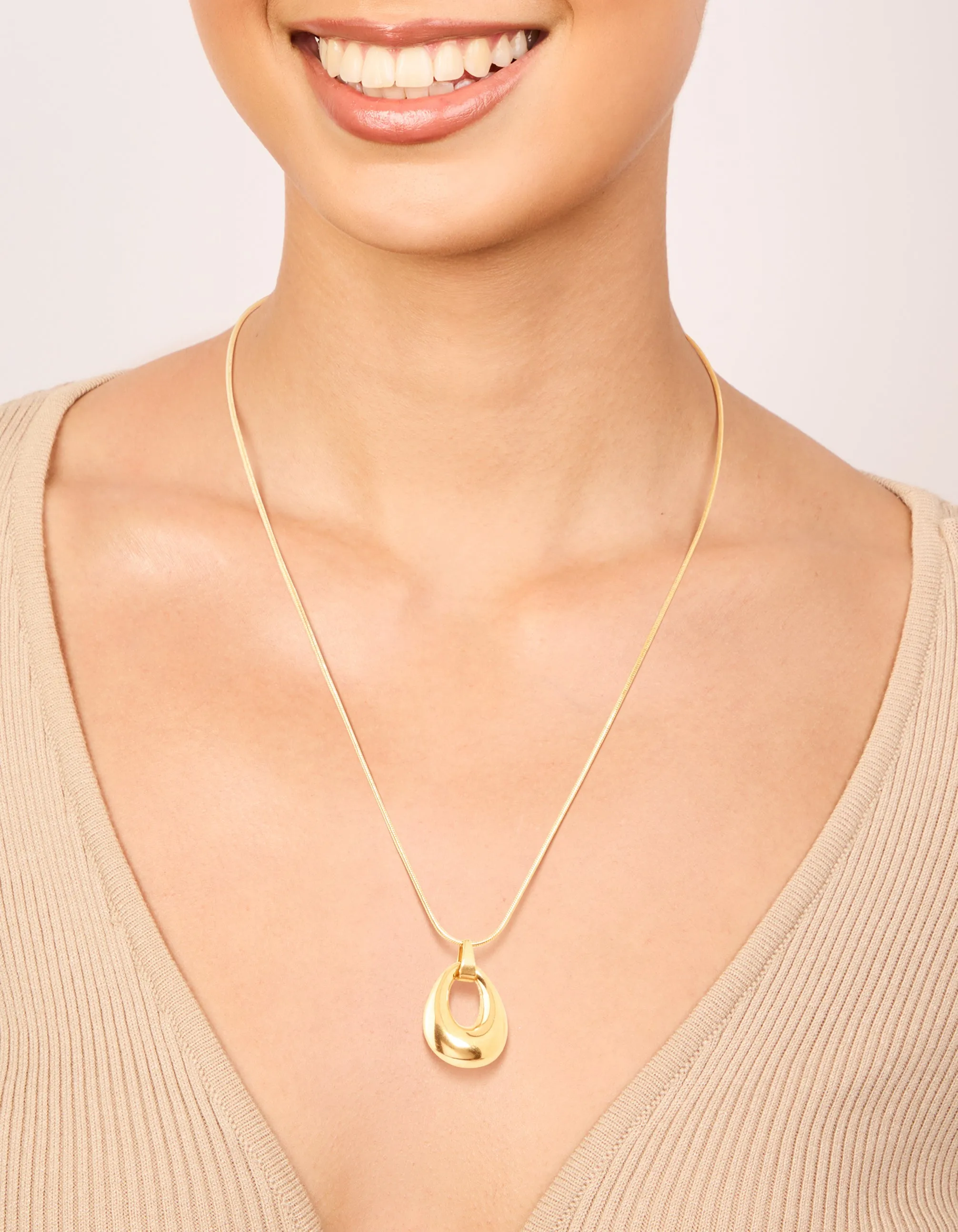 Waterproof Gold Plated Stainless Steel Open Oval Pendant Necklace sold by lovisa product image thumbnail 2