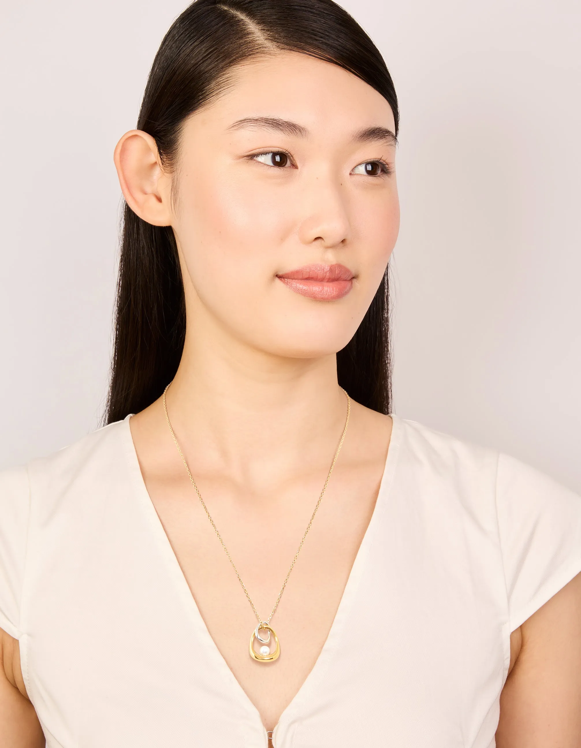 Waterproof Mixed Metal Plated Stainless Steel Open Pearl Pendant Necklace sold by lovisa product image thumbnail 3